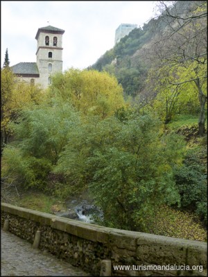 El Paseo de los Tristes en Granada