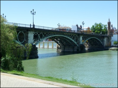 Puente de Triana en Sevill