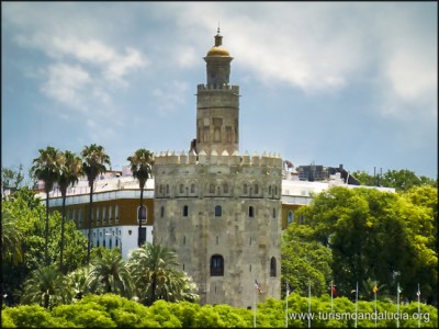 Torre del Oro desde Triana Sevilla