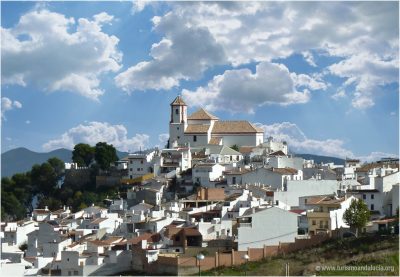 Alozaina en la Sierra de las Nieves